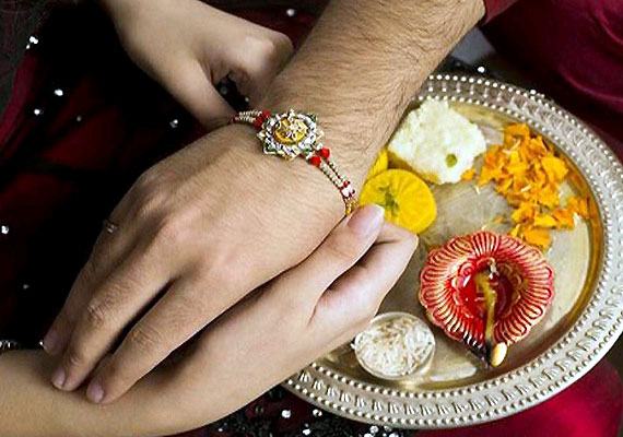 Following of rituals of Raksha Bandhan for celebrating the festival in 2015