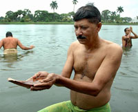 Shraadh in 2016 are performed for the peace of our ancestors.